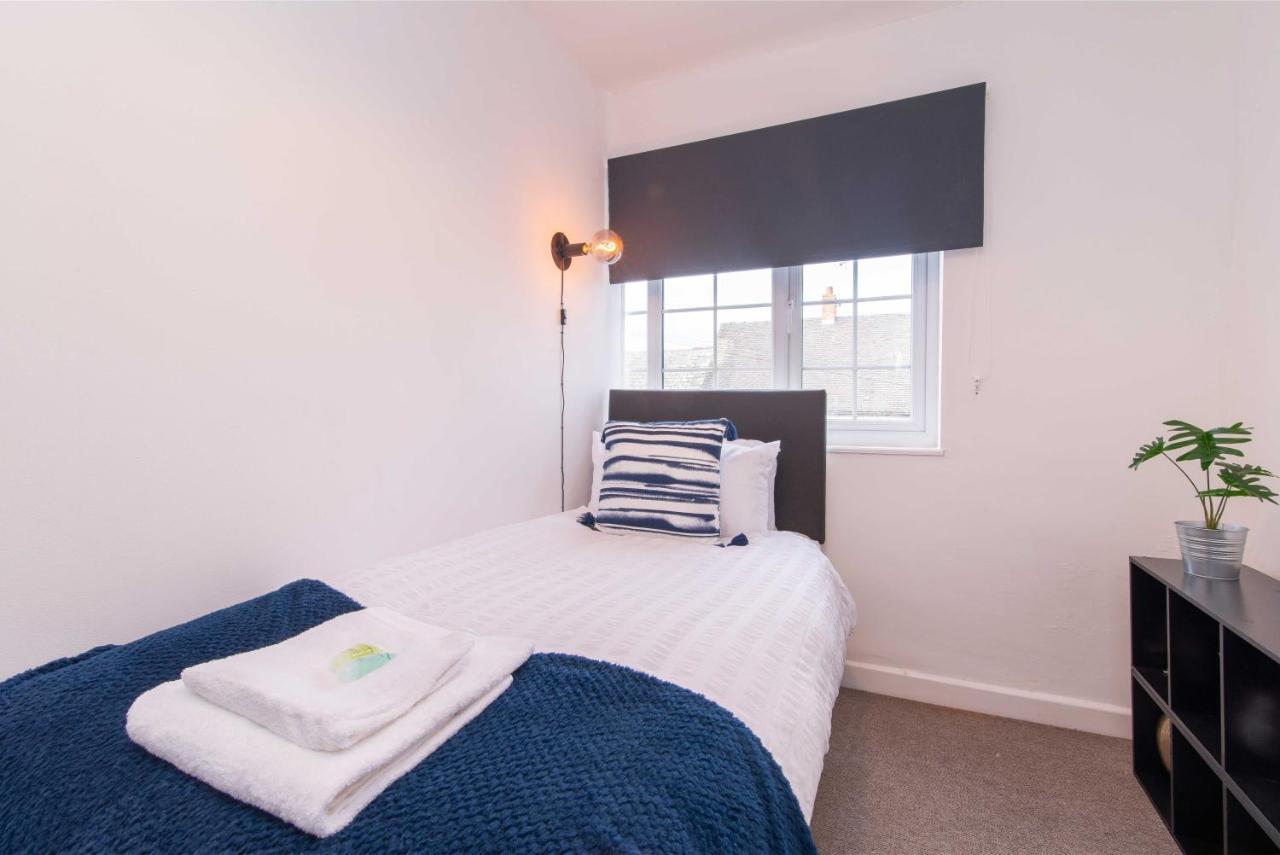 Stylish & Central 2 Bedroom Apartment - Fast Wifi Castle Donington Ngoại thất bức ảnh