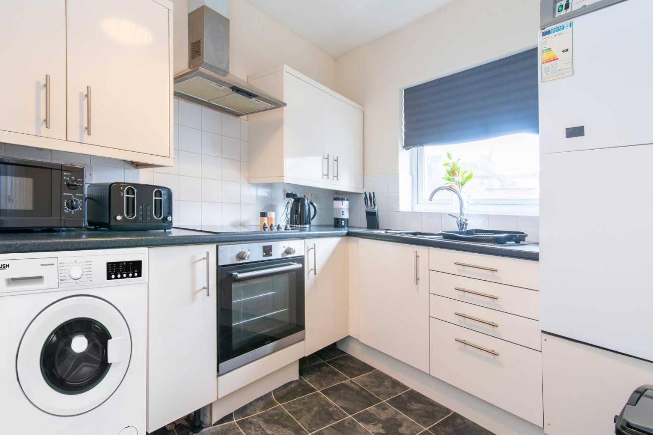 Stylish & Central 2 Bedroom Apartment - Fast Wifi Castle Donington Ngoại thất bức ảnh